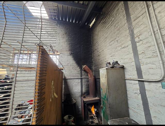 143M² WAREHOUSE TO LET IN BENROSE